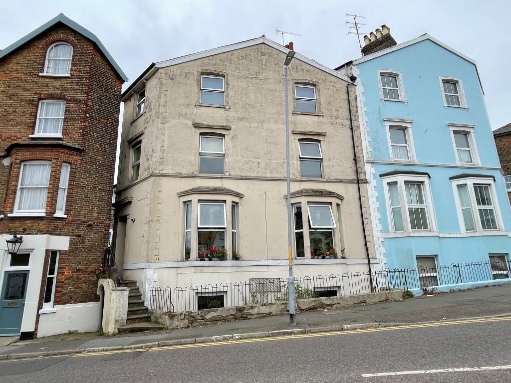 Lot: 70 - FREEHOLD BLOCK OF FLATS FOR INVESTMENT -